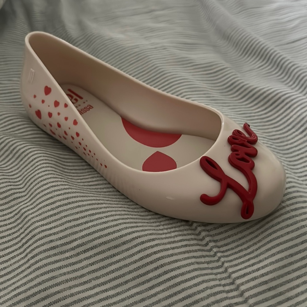 Girls 12 Mini Melissa Mel dreamed by Melissa NWT "love" ♥️♥️♥️ slip on shoe